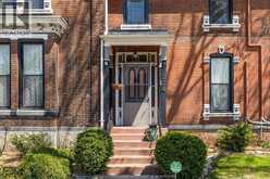274 CRAWFORD AVENUE | Windsor Ontario | Slide Image Four