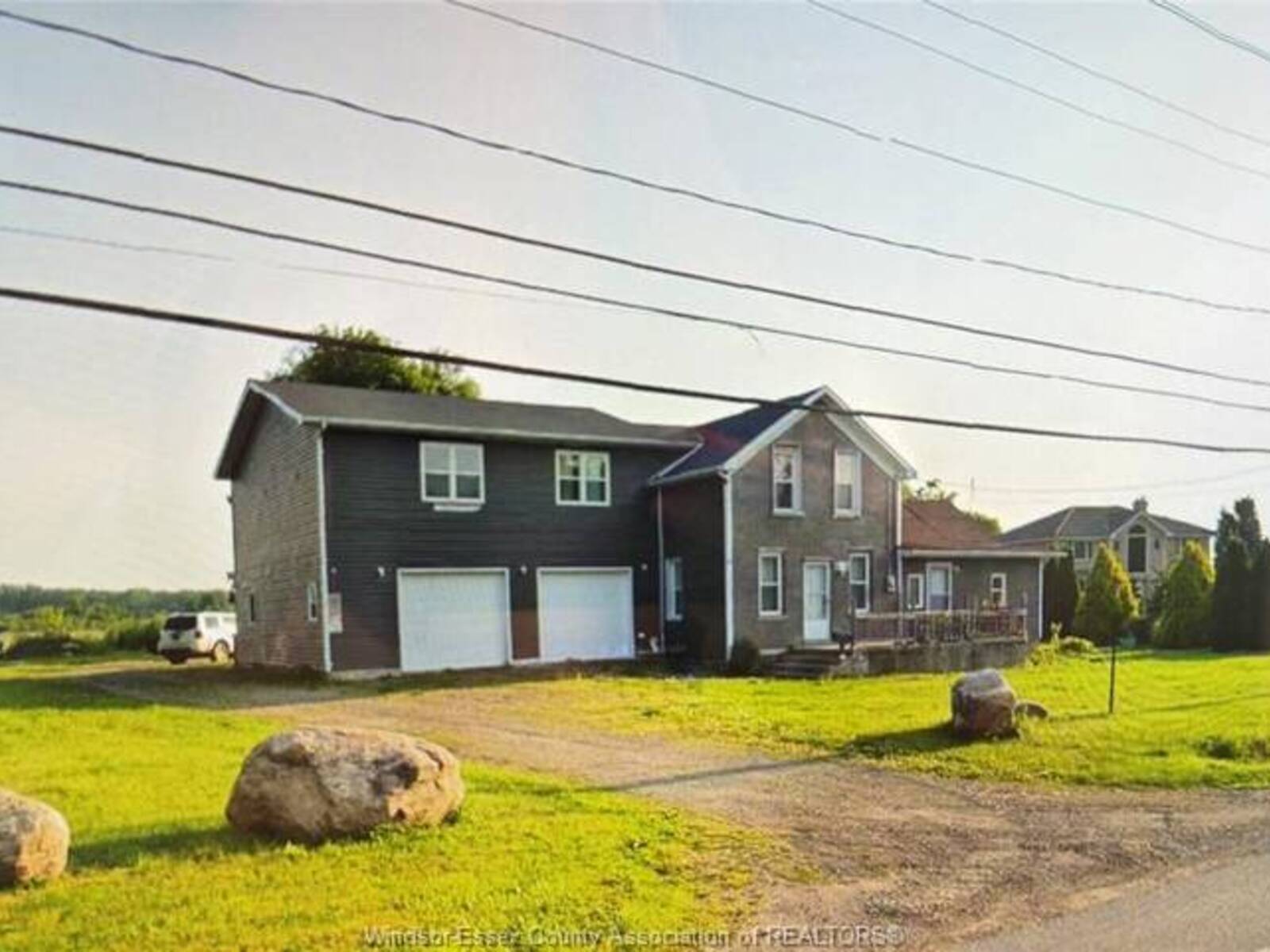 1242 SEACLIFF DRIVE, Kingsville, Ontario N9Y 2M2