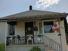 835 STANLEY Windsor Ontario, N8X 3B4