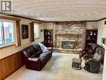 3596 HEMLOCK | Windsor Ontario | Slide Image Thirty