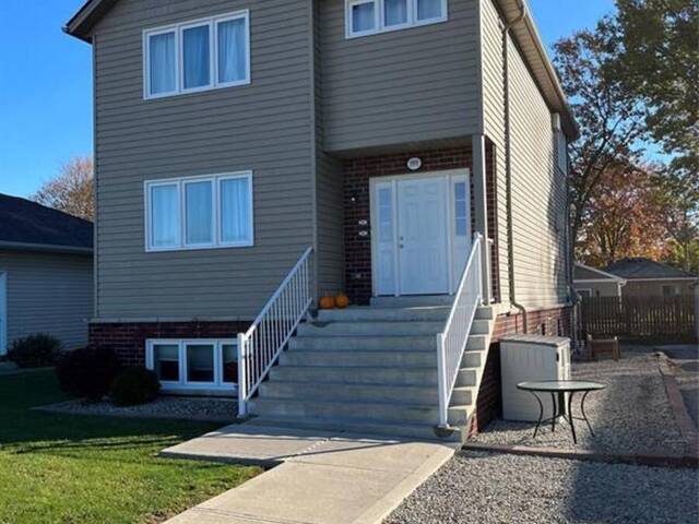190 WALNUT LANE Harrow Ontario, N0R 1G0 - 6 Bedrooms Home For Sale