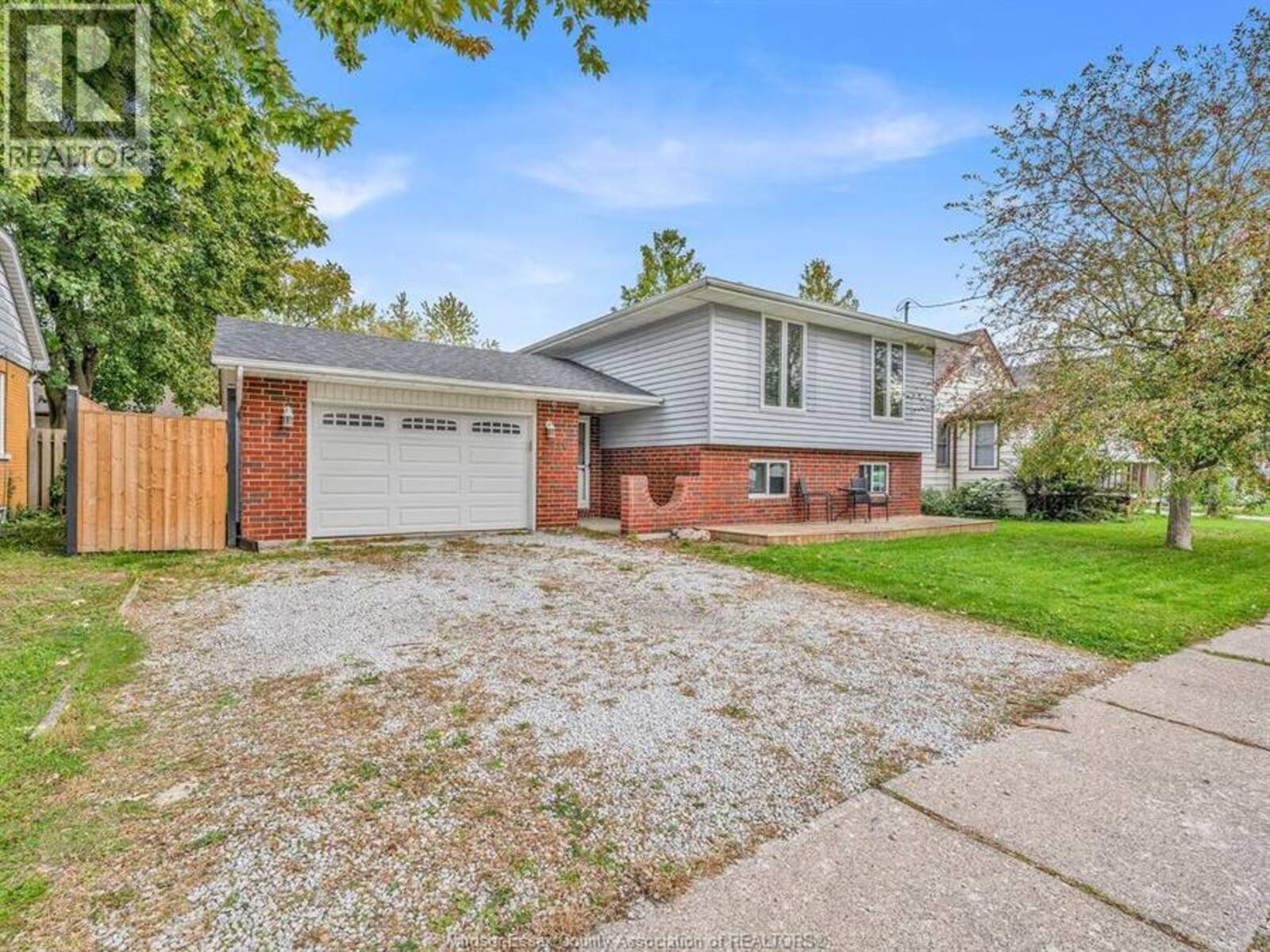 910 WILLIAM STREET, Tecumseh, Ontario N8N 2A4