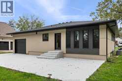 4015 ROSELAND DRIVE East | Windsor Ontario | Slide Image Thirty