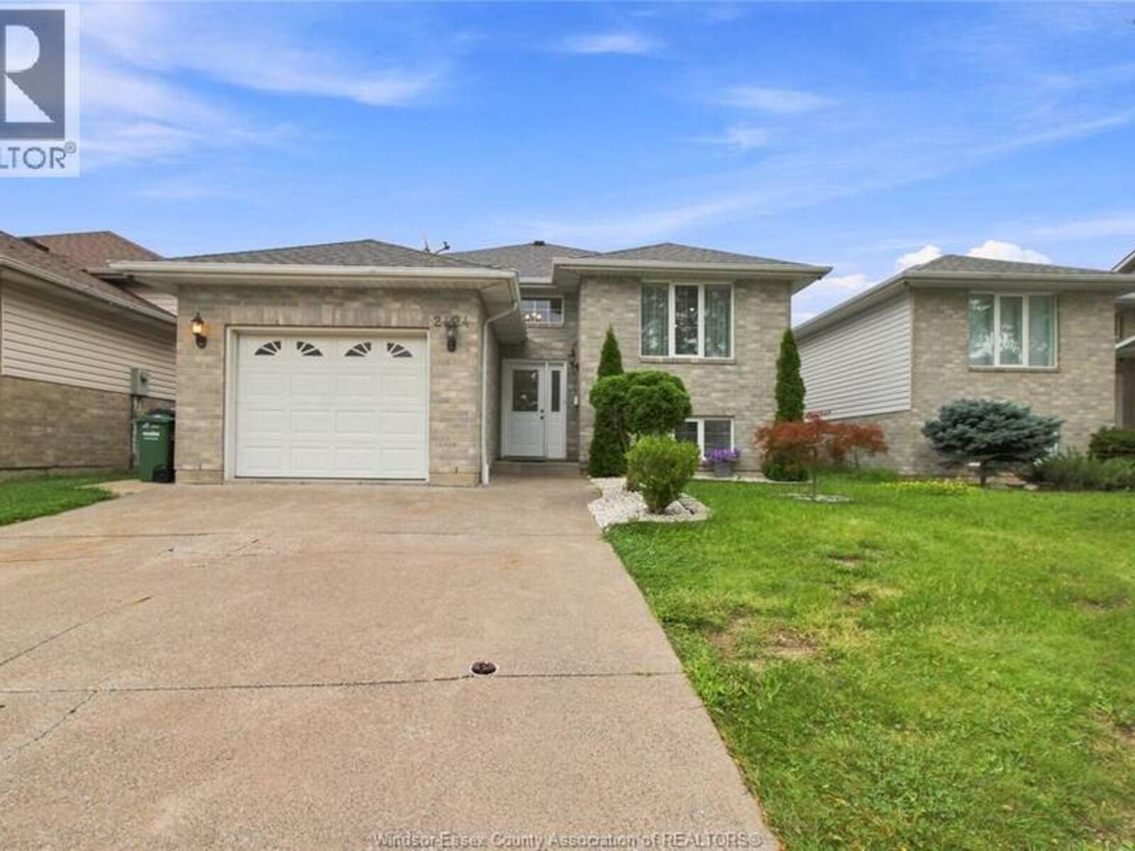2424 TIMBERCREST AVENUE, Windsor, Ontario N8P 1S2