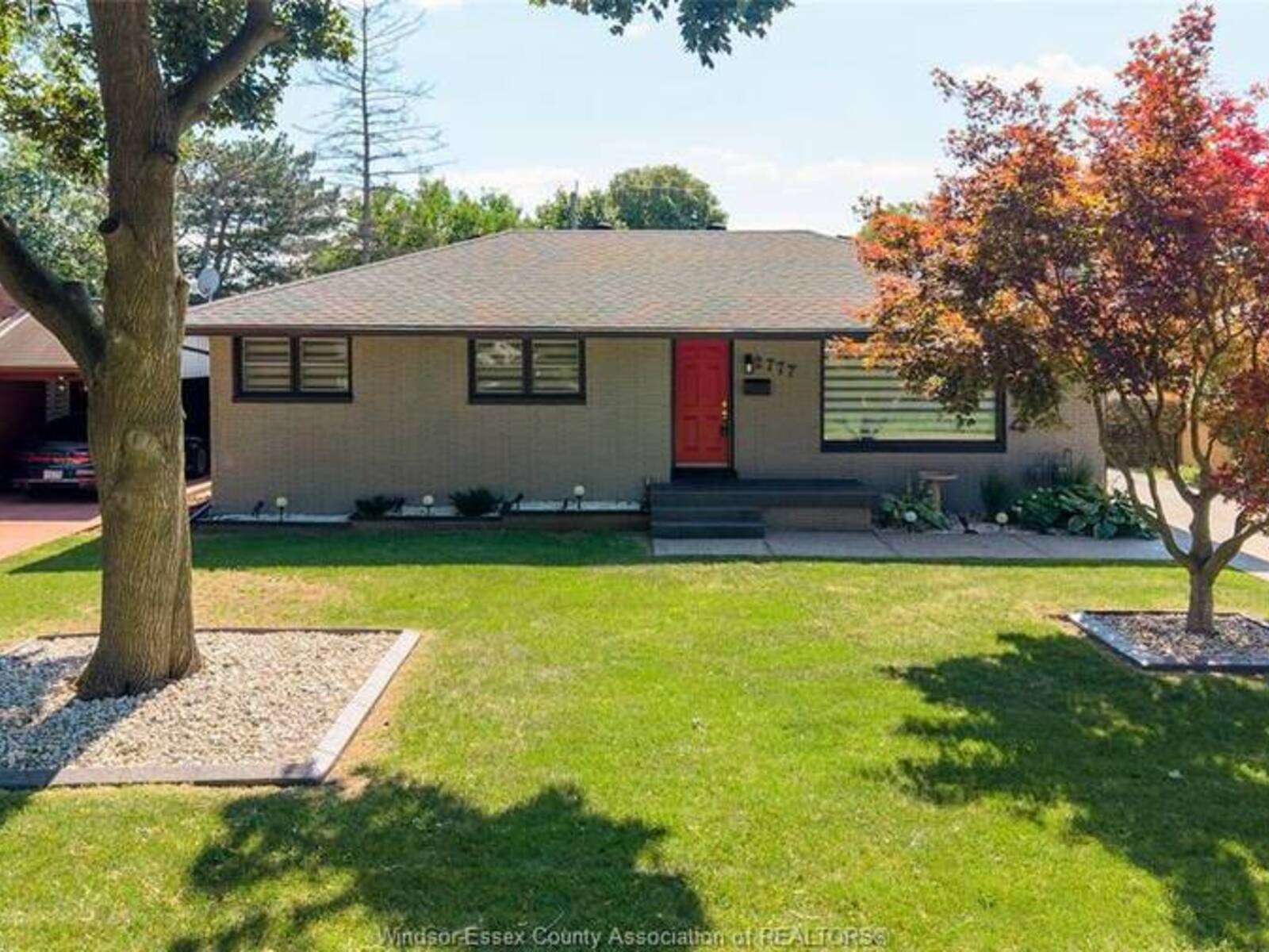 2777 ROCKWELL BOULEVARD, Windsor, Ontario N9E 2A2