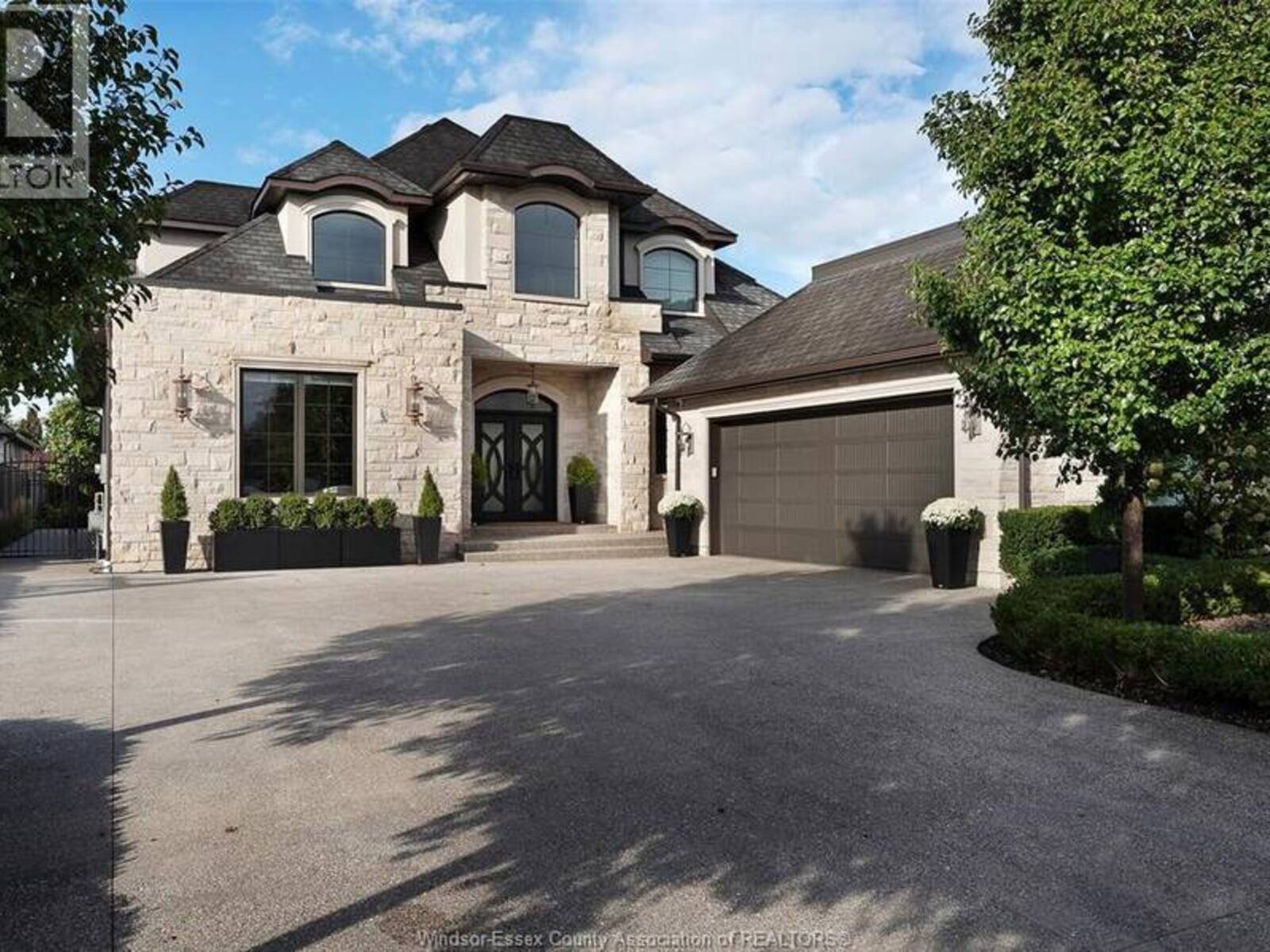 346 Jordan LANE, Windsor, Ontario N8N 5C3