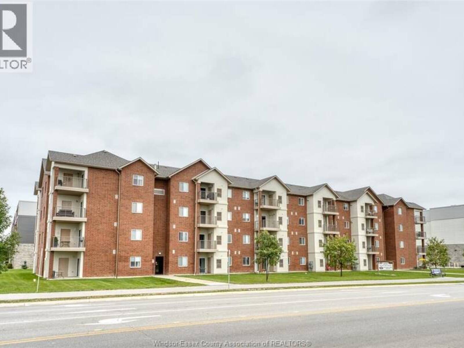 2650 Sandwich West PARKWAY Unit# 402, LaSalle, Ontario N9H 0A7