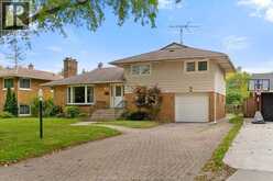 2759 ROCKWELL BOULEVARD | Windsor Ontario | Slide Image Five
