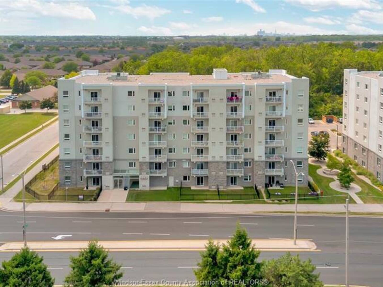 1675 BANWELL ROAD Unit# 705, Windsor, Ontario N8P 0G6