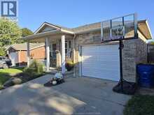 110 GREENFIELD LANE | Chatham Ontario | Slide Image Two