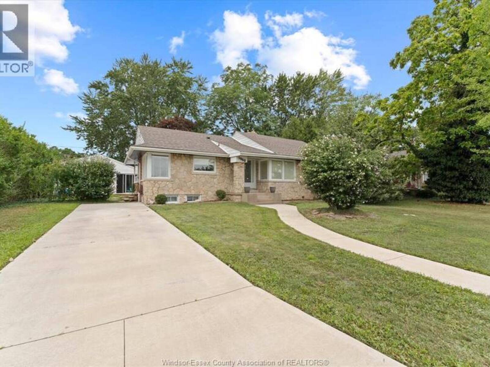 1965 OLIVE ROAD, Windsor, Ontario N8T 1R4