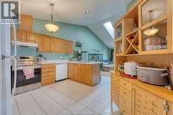 1583 CHATEAU AVENUE | Windsor Ontario | Slide Image Nine