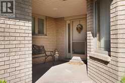 1353 IMPERIAL CRESCENT | Windsor Ontario | Slide Image Six