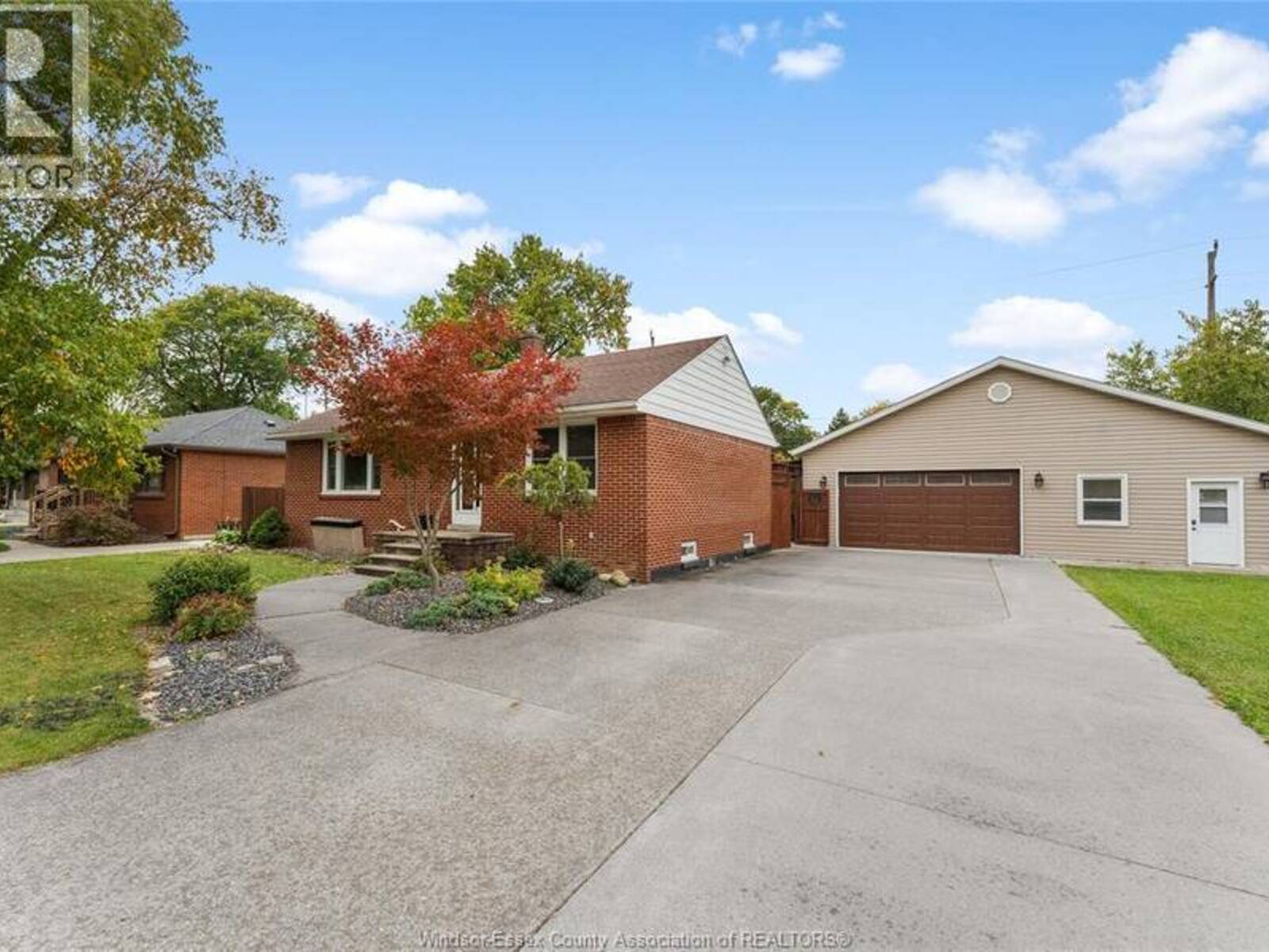 2505 Virginia Park AVENUE, Windsor, Ontario N9E 2B5