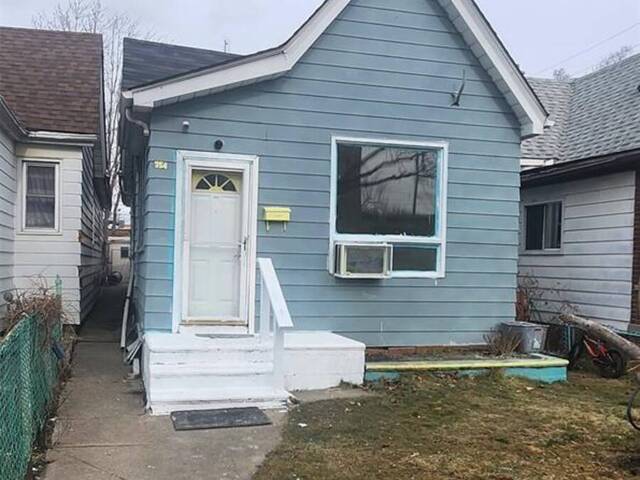 754 TUSCARORA Windsor Ontario, N9A 3M6 - 4 Bedrooms Home For Sale