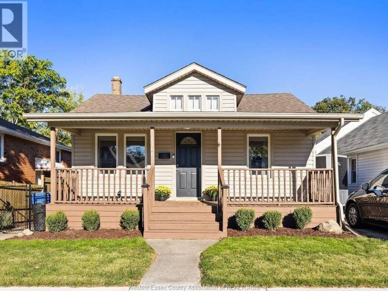 1768 St. Luke, Windsor, Ontario N8Y 3N6