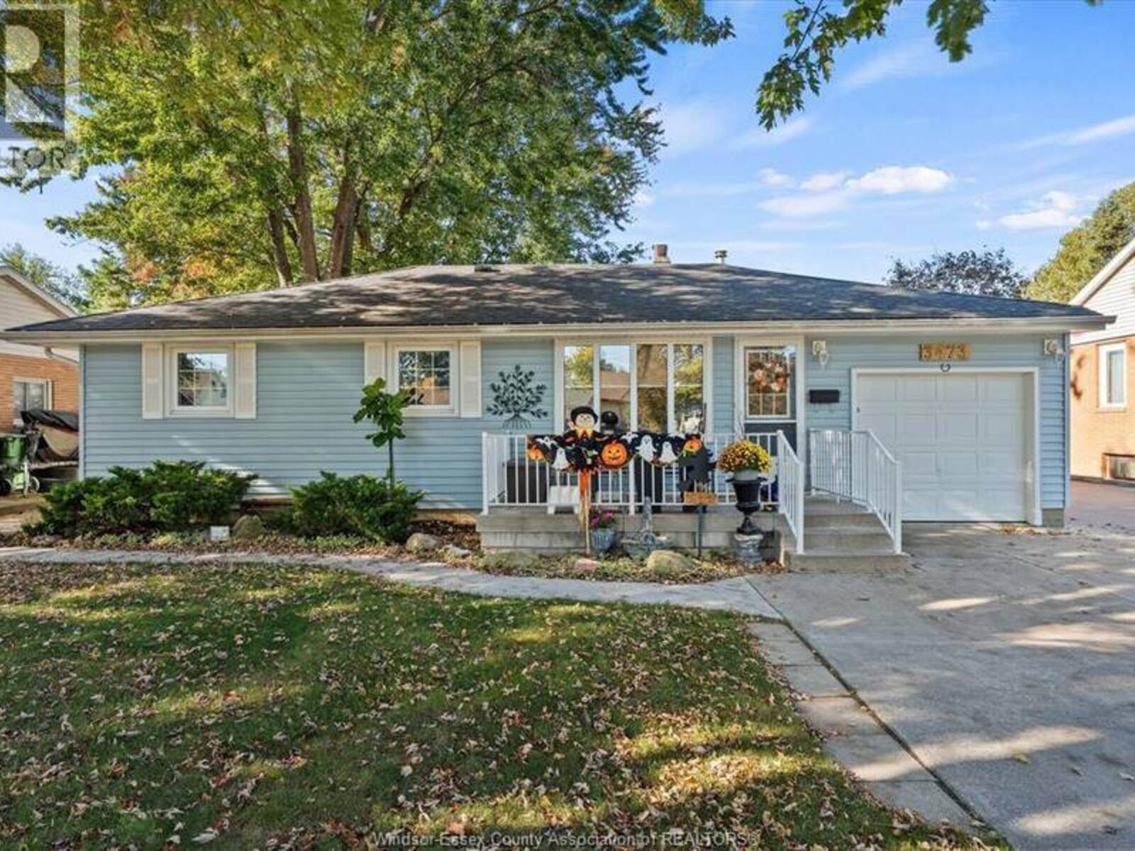 3473 BLISS, Windsor, Ontario N8W 3B5