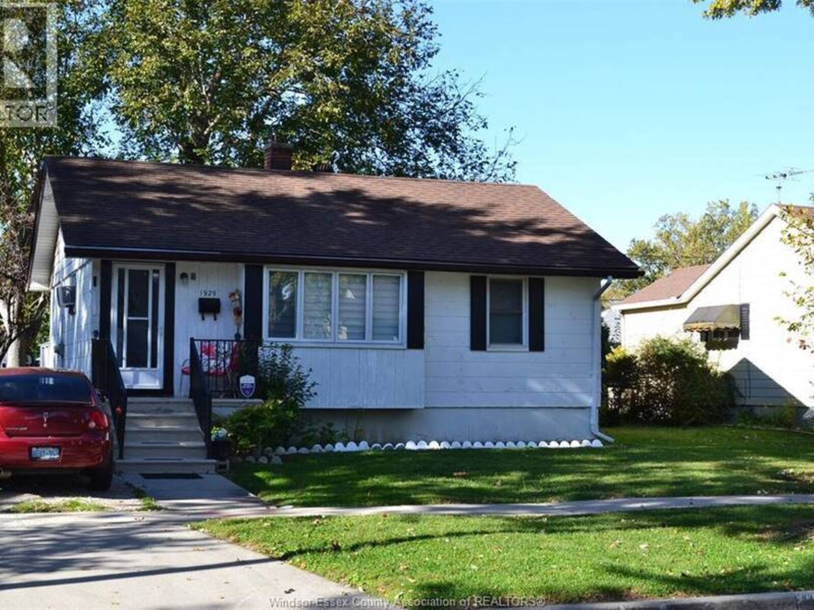 1929 ELLROSE, Windsor, Ontario N8W 4V1