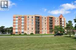 99 Robson Unit# 404 | Leamington Ontario | Slide Image Four