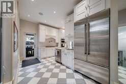 719 VICTORIA | Windsor Ontario | Slide Image Eight
