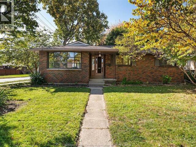 2997 ST PATRICK'S DRIVE Windsor Ontario, N9E 3G8 - 4 Bedrooms Home For Sale