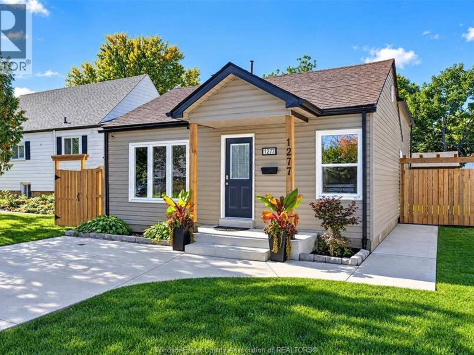 1277 Felix, Windsor, Ontario N9C 3L6