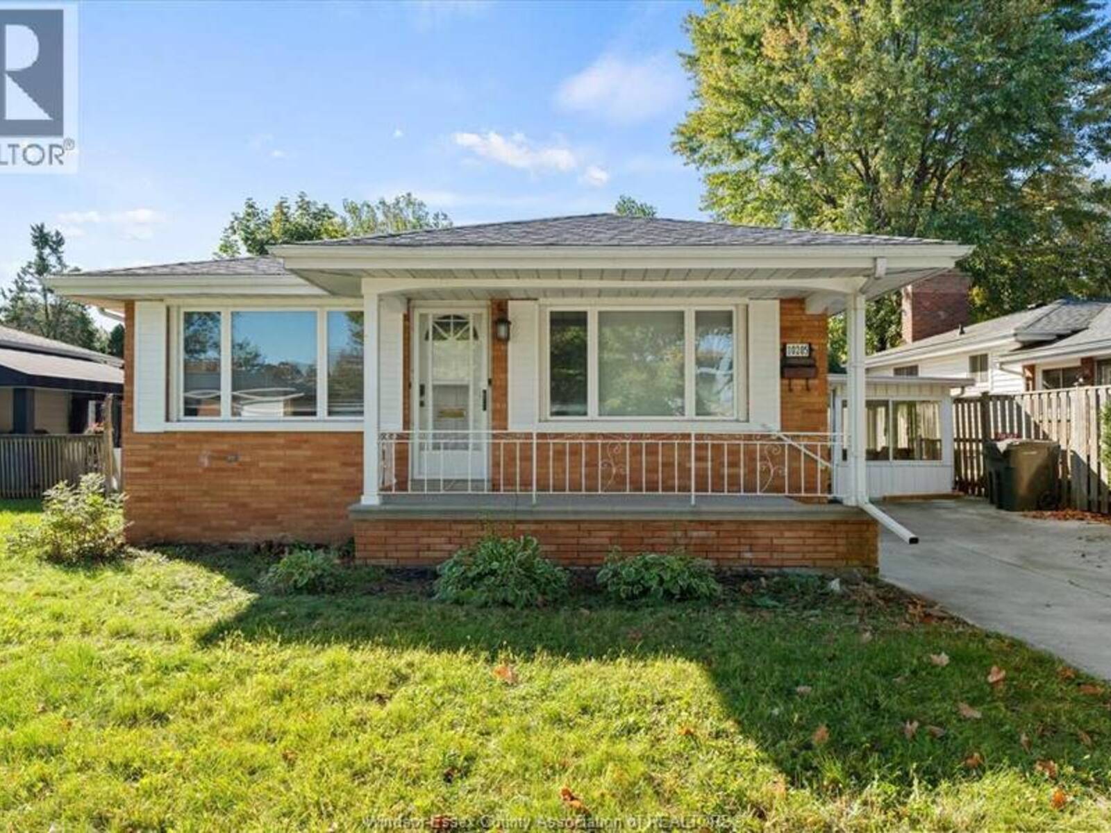 10205 PULBROOK, Windsor, Ontario N8R 1C2