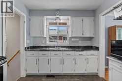 10205 PULBROOK | Windsor Ontario | Slide Image Nine