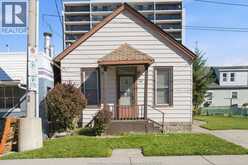 164 PARENT AVE | Windsor Ontario | Slide Image Three