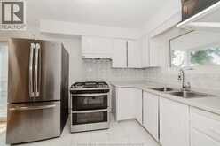3444 HEMLOCK | Windsor Ontario | Slide Image Seven