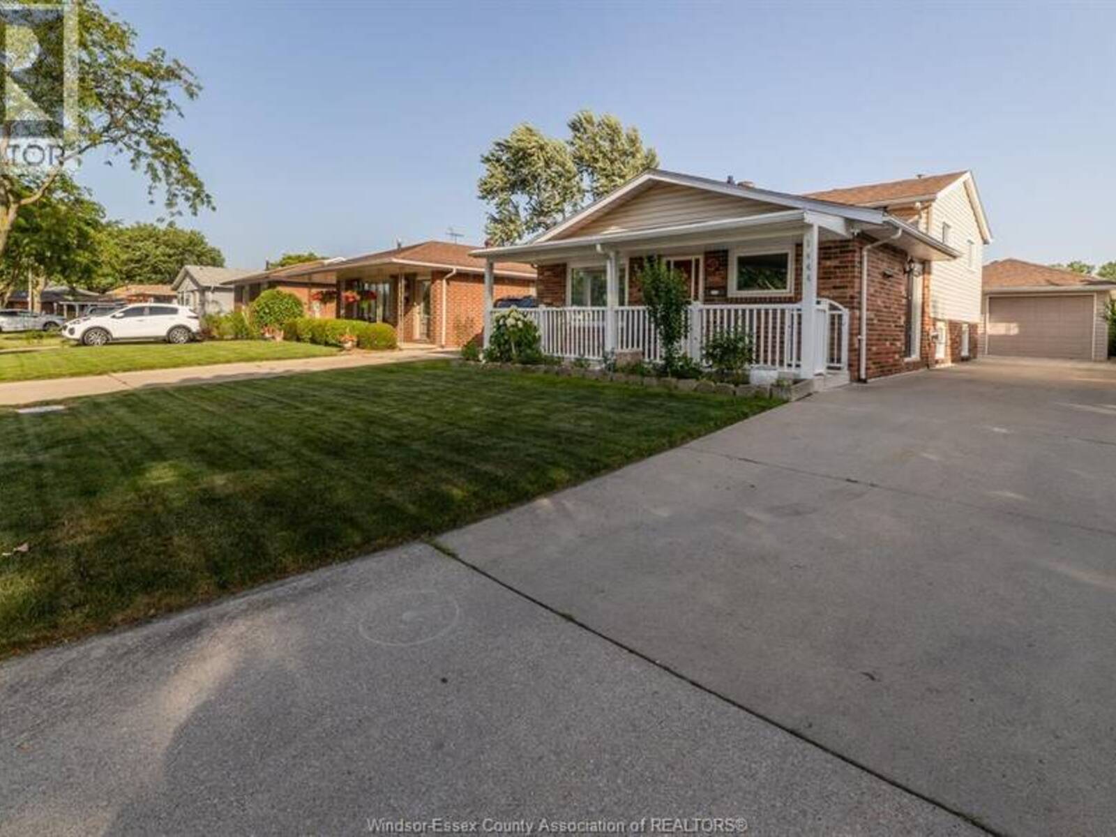 3444 HEMLOCK, Windsor, Ontario N8R 1Z9