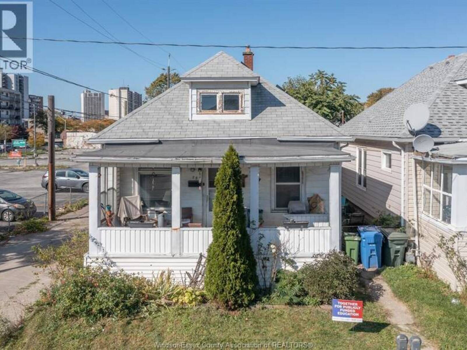 156 ERIE STREET, Windsor, Ontario N9A 3W8