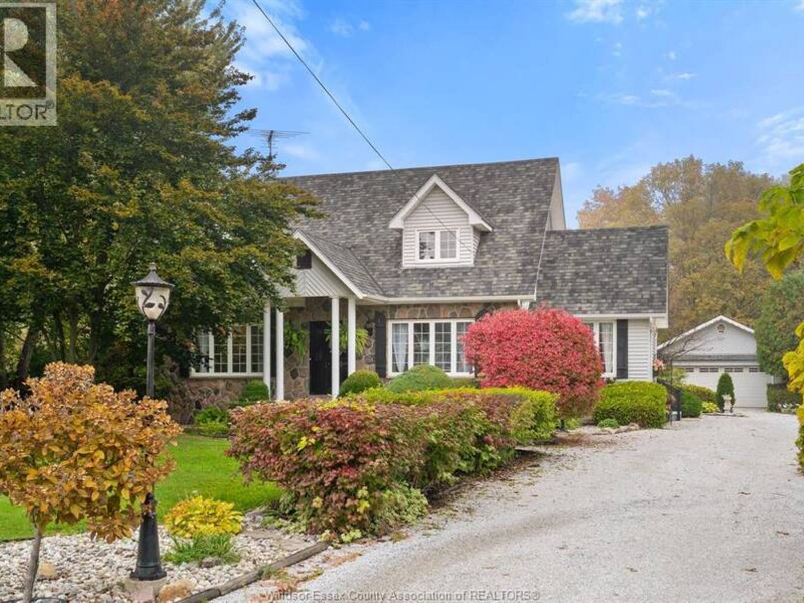 9517 Malden Road, LaSalle, Ontario N9J 2W3