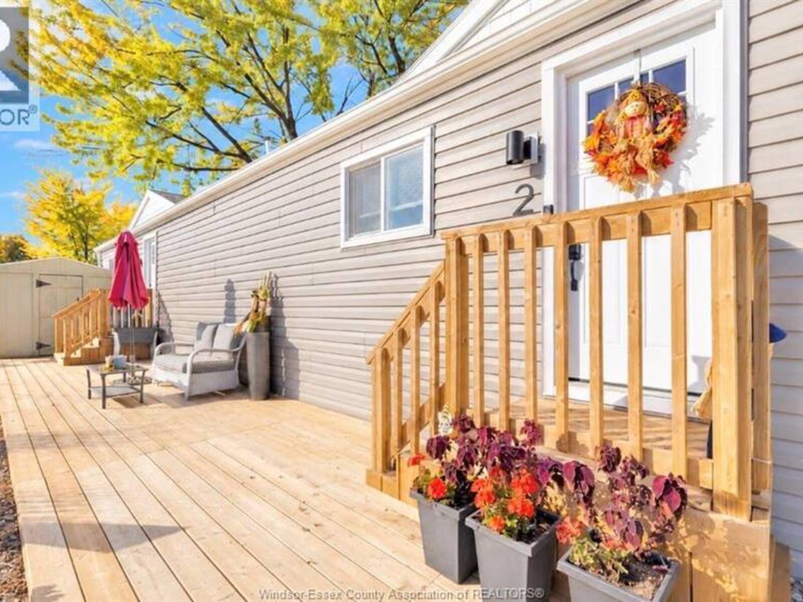 2 LOUISA, Windsor, Ontario N8N 2S1