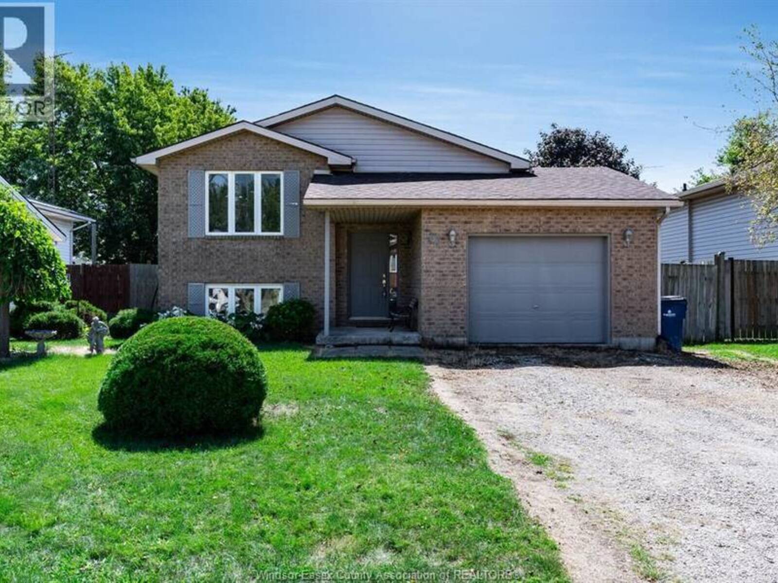 55 MASSEY DRIVE, Tilbury, Ontario N0P 2L0