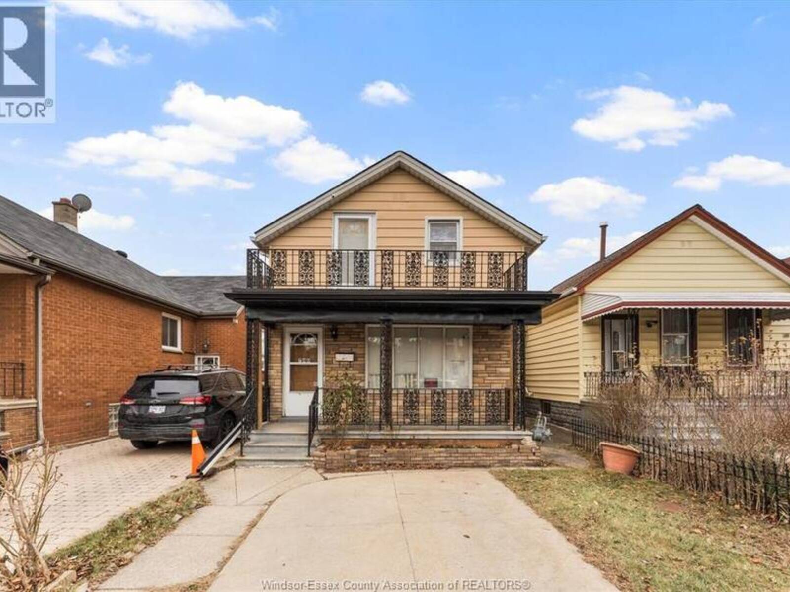 749 GLENGARRY AVENUE, Windsor, Ontario N9A 1R4