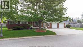 2530 ST ALPHONSE AVENUE | Tecumseh Ontario | Slide Image Two