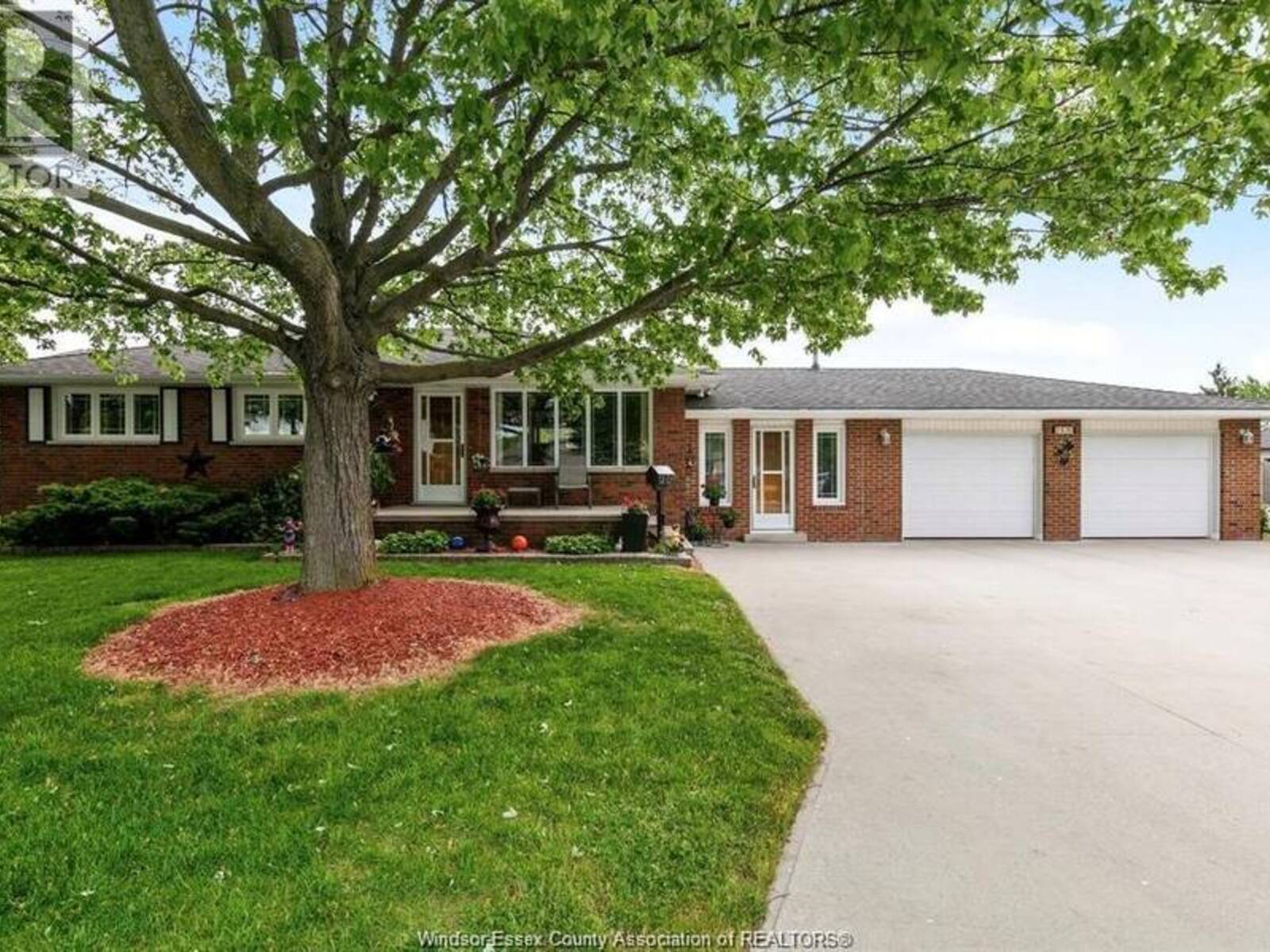 2530 ST ALPHONSE AVENUE, Tecumseh, Ontario N8N 2X4
