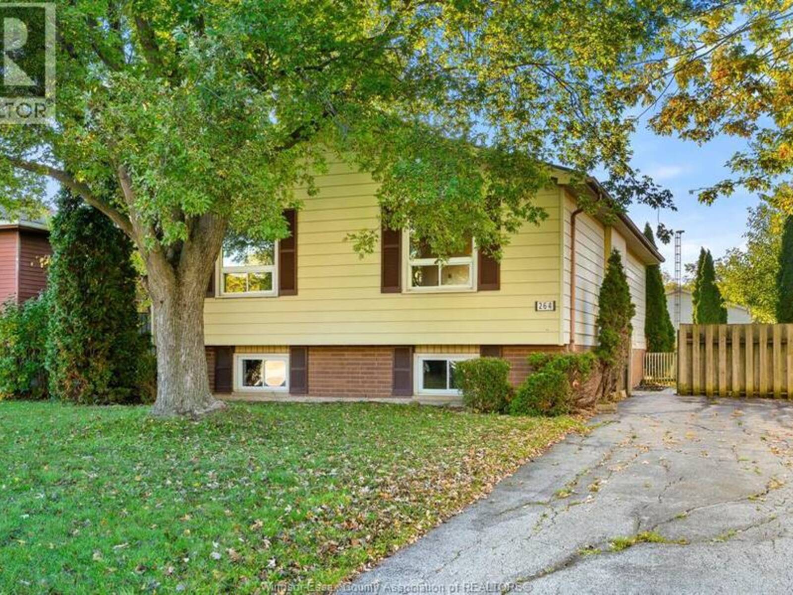 264 KELLY STREET, Essex, Ontario N8M 1V3