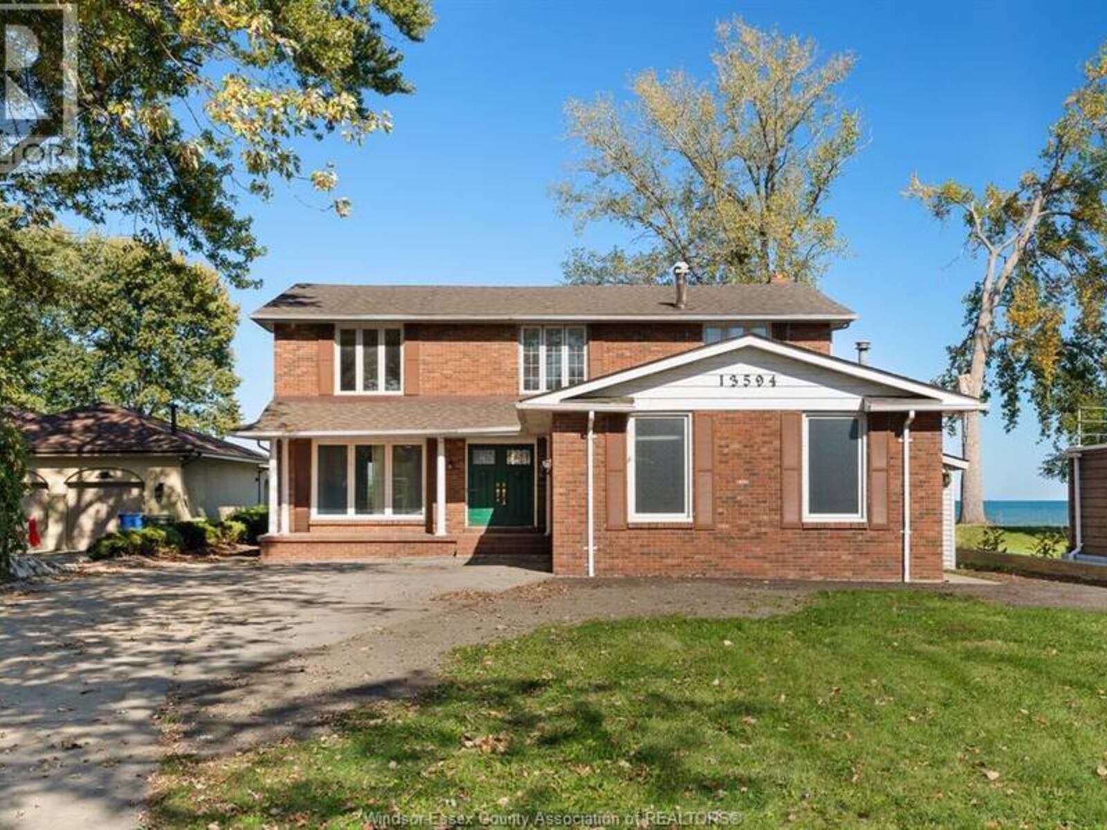 13594 RIVERSIDE DRIVE East, Tecumseh, Ontario N8N 2M8