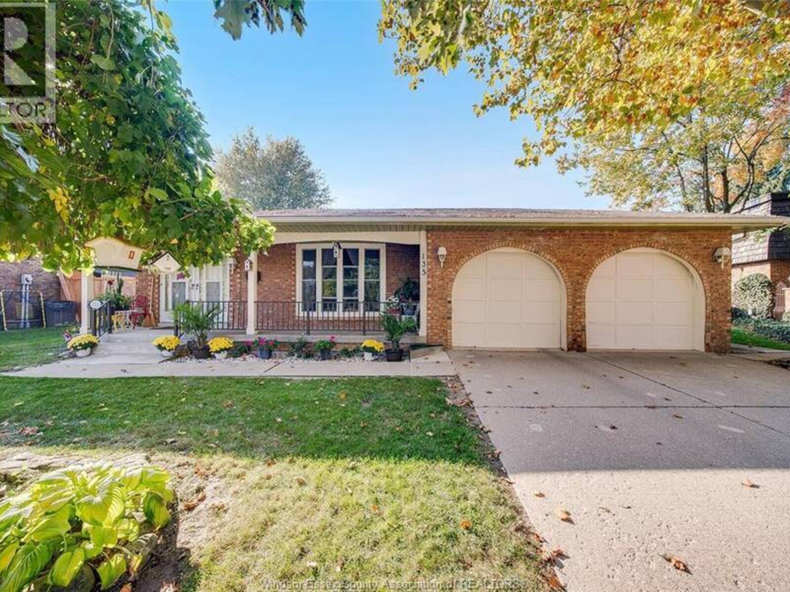 135 DAVID CRESCENT, Tecumseh, Ontario N8N 2Z4
