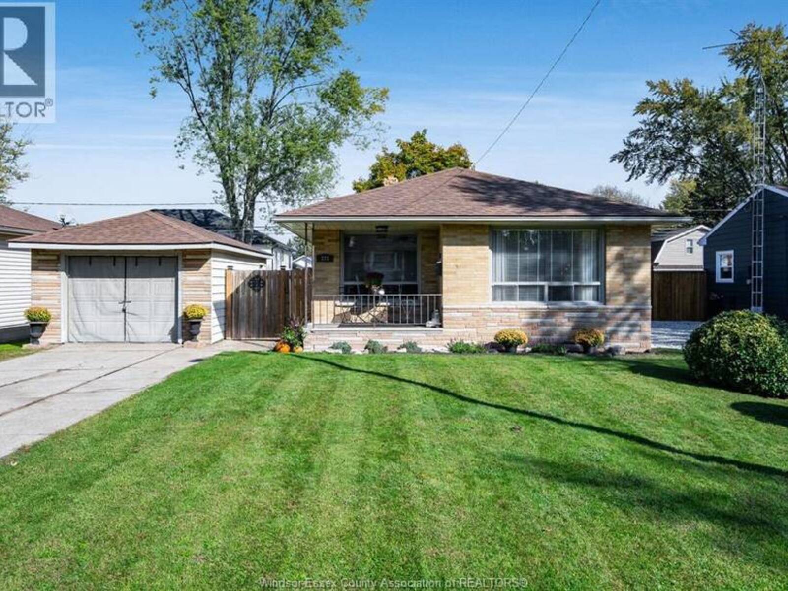 373 Superior, LaSalle, Ontario N9J 1H7