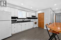 744 MCKAY | Windsor Ontario | Slide Image Nine