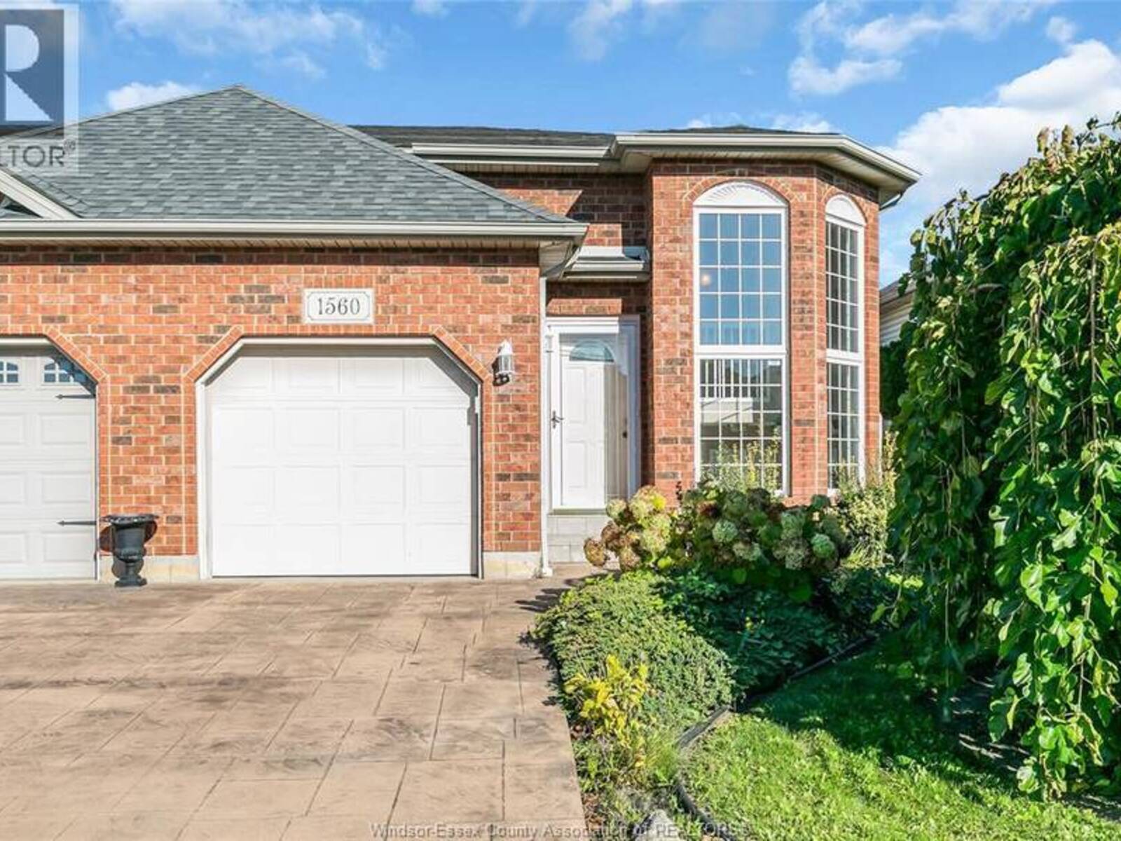 1560 LOVELL CRESCENT, LaSalle, Ontario N9H 2M8