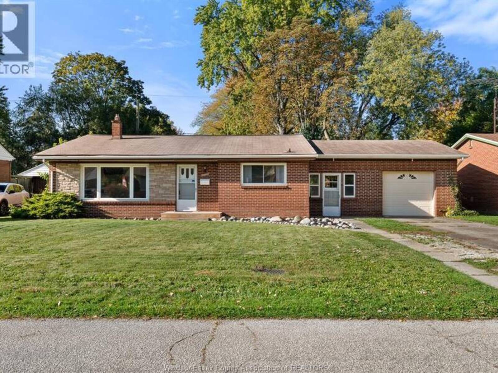 3221 VIRGINIA PARK, Windsor, Ontario N9E 2C4