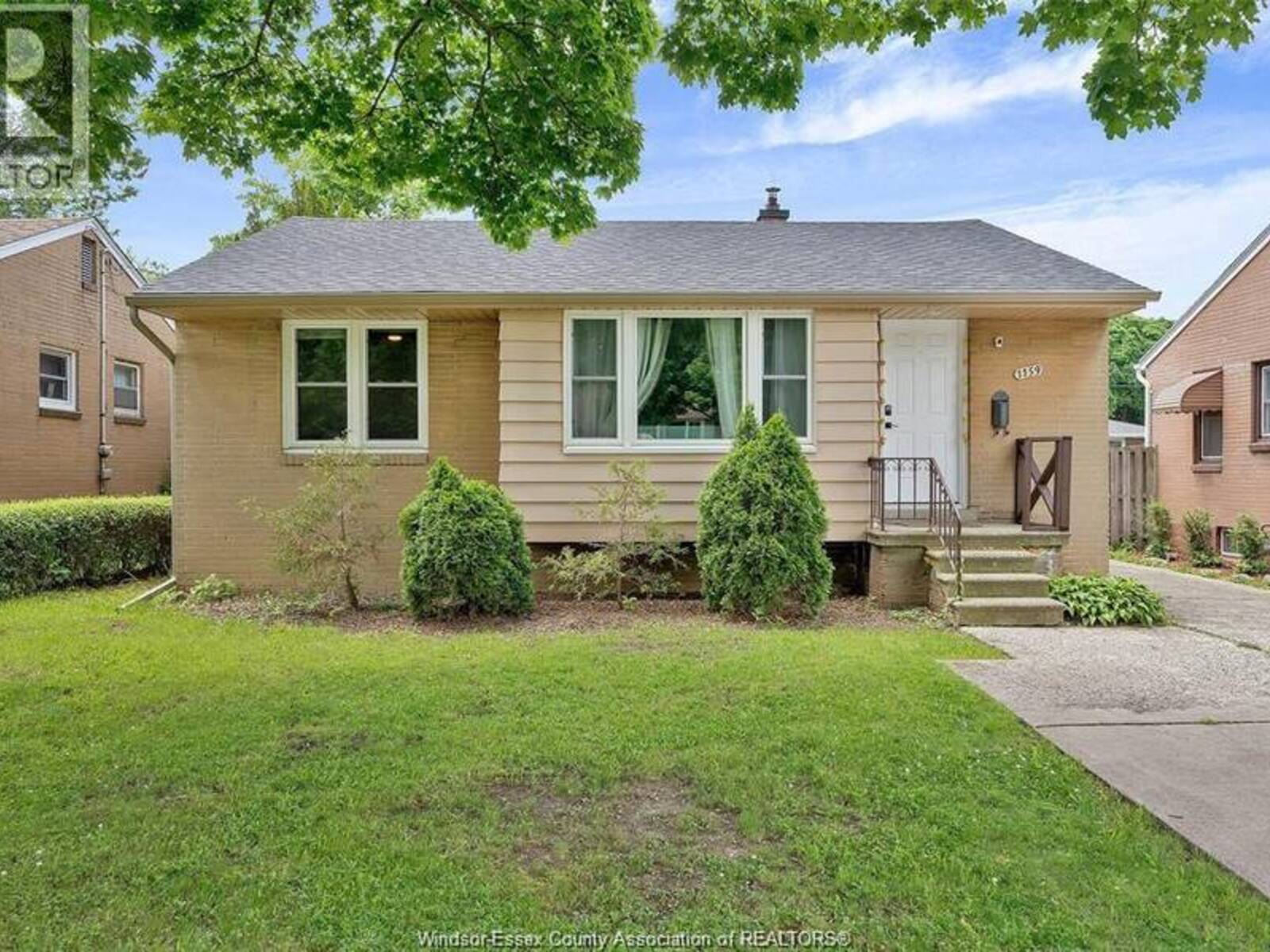 1159 DOT AVENUE, Windsor, Ontario N9C 3H9
