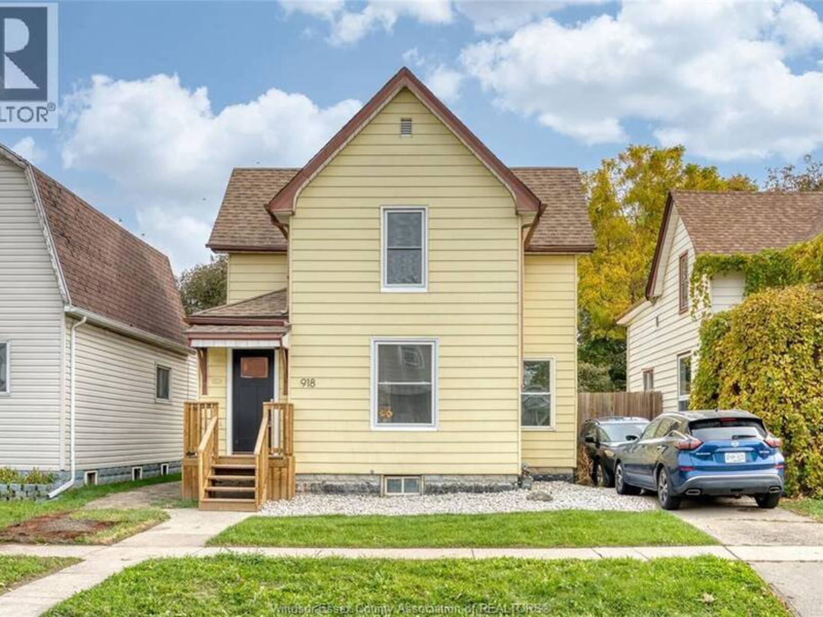 918 ALBERT, Windsor, Ontario N8Y 3P3