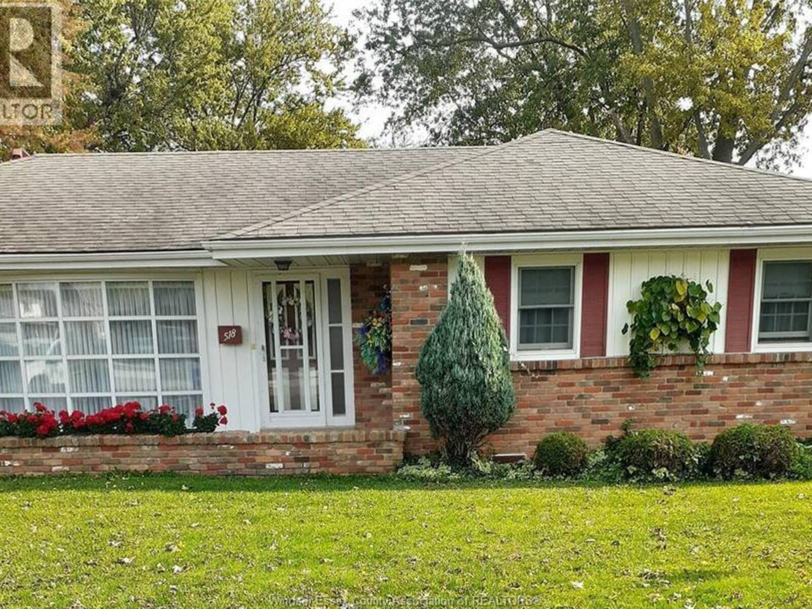 518 LESPERANCE RD, Tecumseh, Ontario N8N 1W4