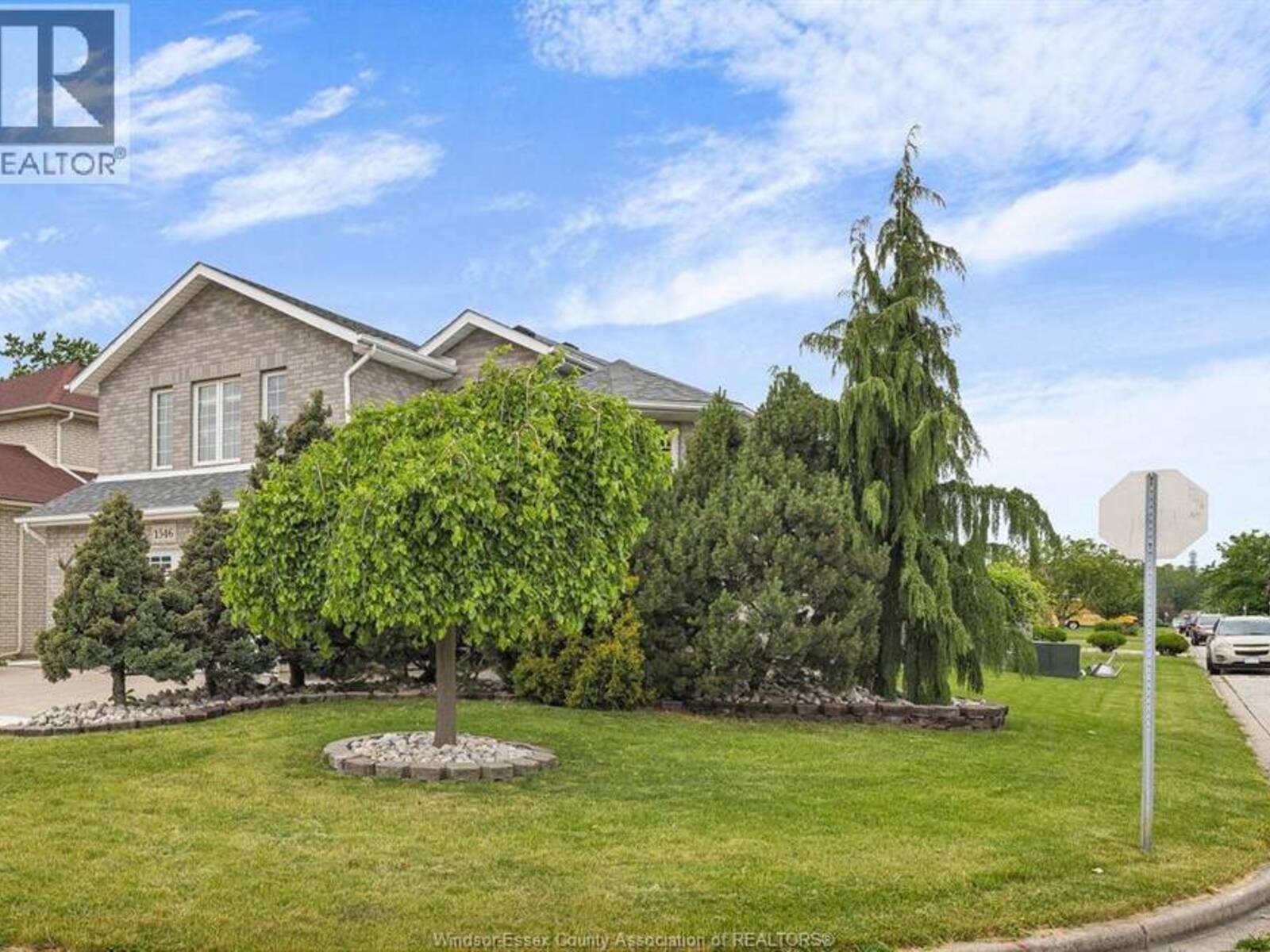 1546 READING STREET, Windsor, Ontario N8W 5N2