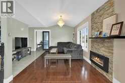 1546 READING STREET | Windsor Ontario | Slide Image Eleven